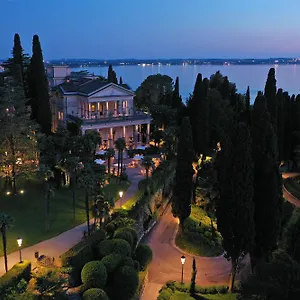 https://villa-cortine-palace-hotel-sirmione.it-lombardy.com