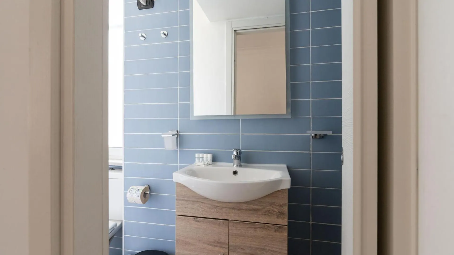 San Giovanni Comfort Suite Рим 0*,  Италия