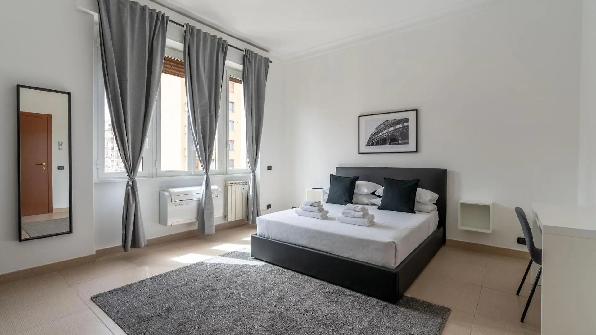 San Giovanni Comfort Suite Рим 0*,  Италия