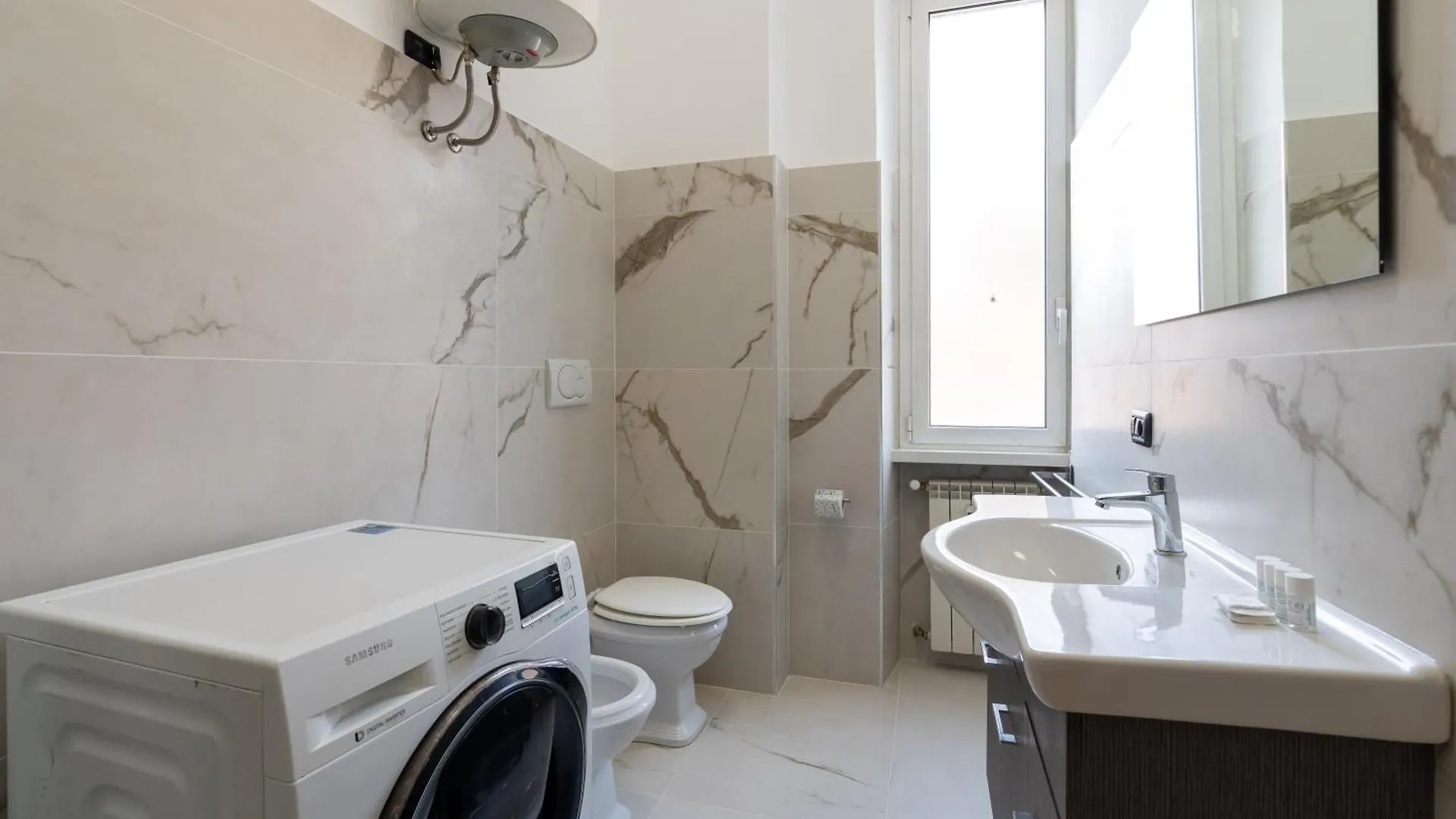 Bed & Breakfast San Giovanni Comfort Suite Rome Italy